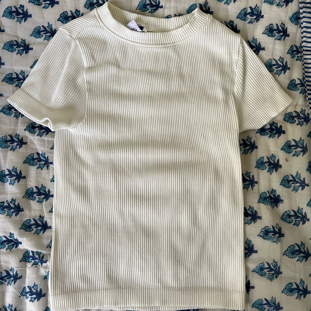 White Ribbed workout top